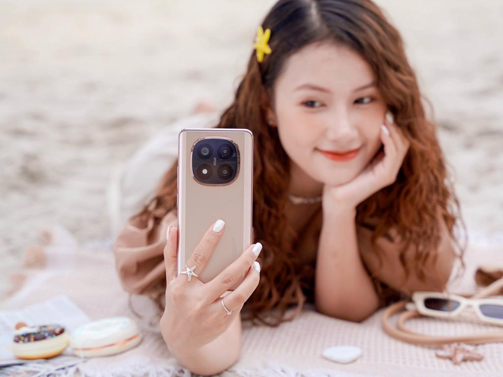 Hi-Tech Mid Year Awards 2025 - Xiaomi Redmi 14 Pro+: Smartphone tầm trung nổi bật nửa đầu năm 2025